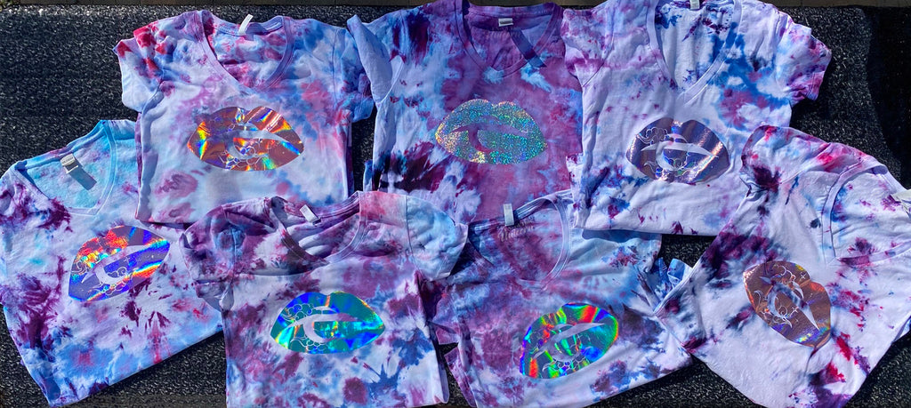 Tie Dyed Holographic Lips V-Neck tees